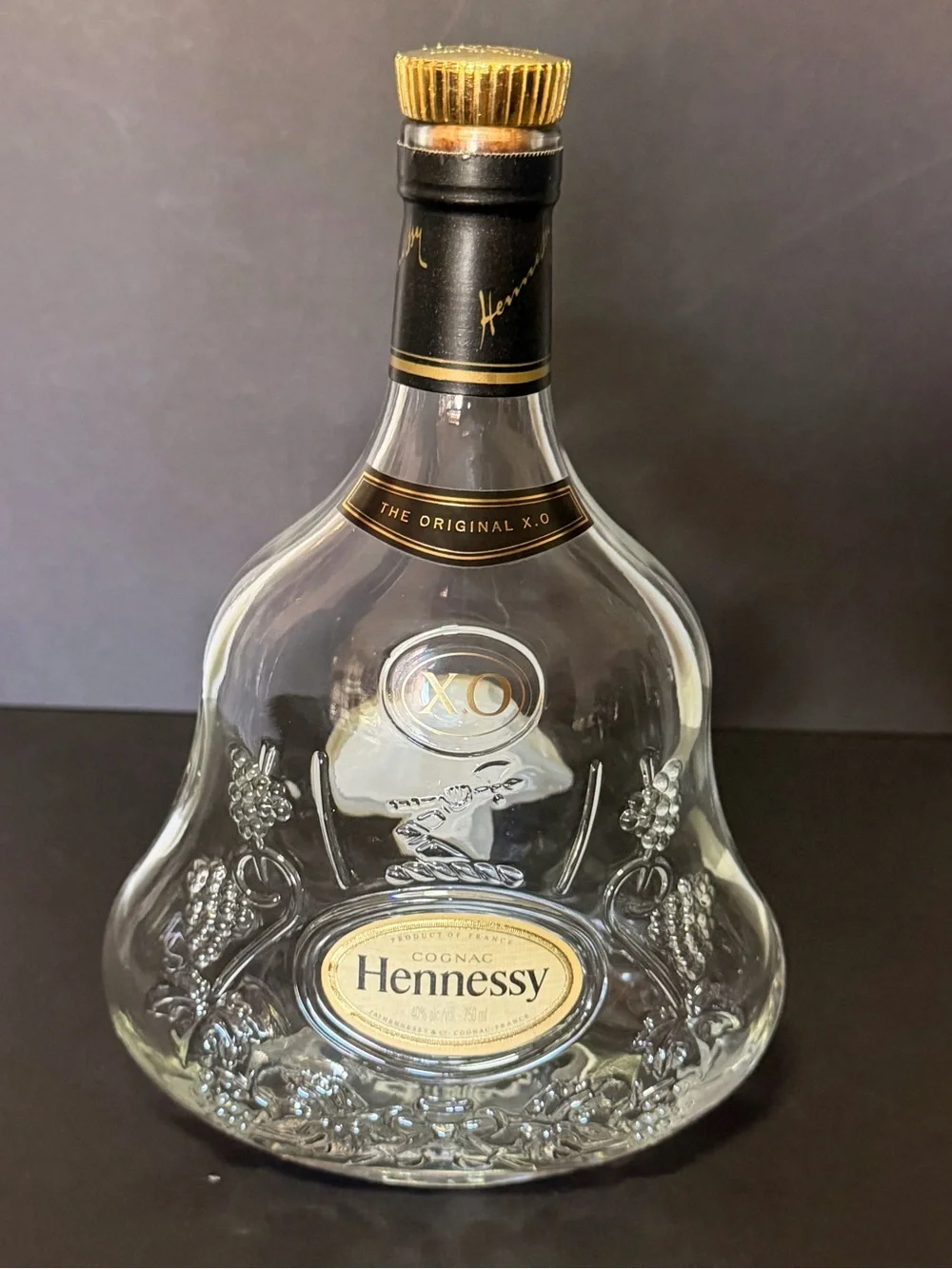 Hennessy X.O Extra Old Cognac750ml Empty Glass Bottle with Gold Accents
